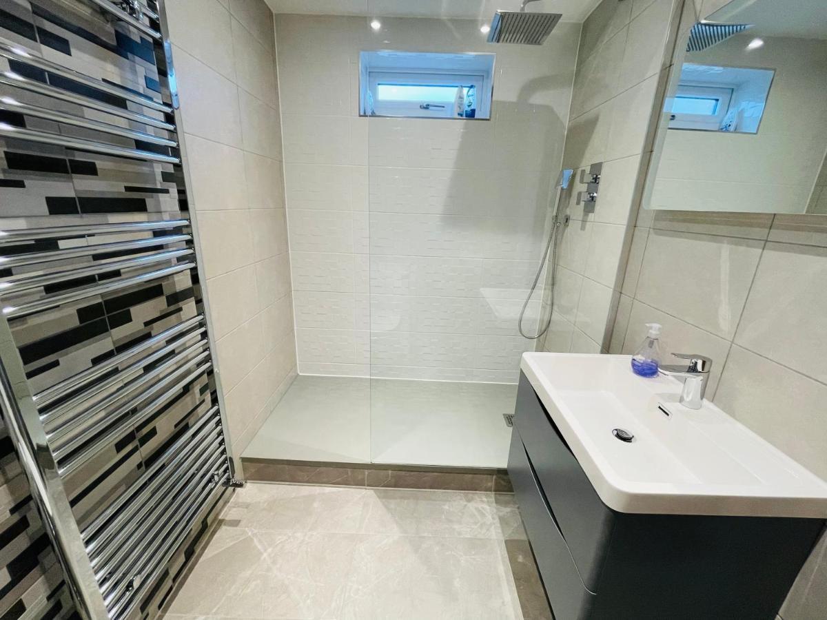 New Modern Studio Apartment, Parking, Netflix Kenilworth Exteriör bild
