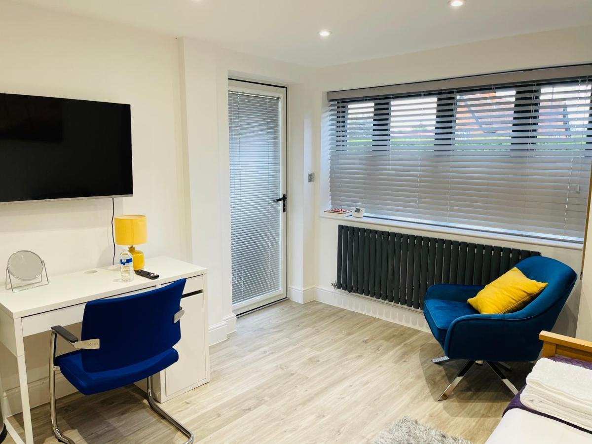 New Modern Studio Apartment, Parking, Netflix Kenilworth Exteriör bild
